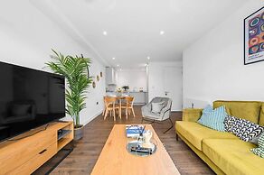 Manchester - Apartment - Sleeps 5 - Parking