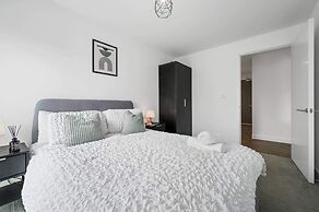 Manchester - Apartment - Sleeps 5 - Parking