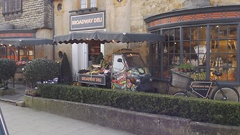 Hand Built log Cabin at Avonvale Holiday Lodges