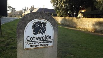 Hand Built log Cabin at Avonvale Holiday Lodges