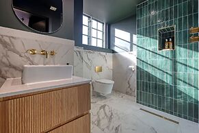 The Carlton Tavern Hotel