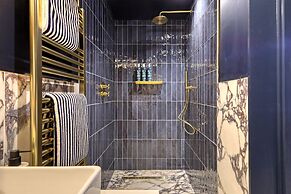 The Carlton Tavern Hotel