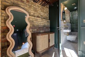 The Carlton Tavern Hotel