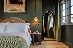 The Carlton Tavern Hotel