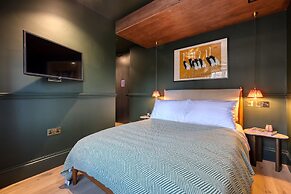 The Carlton Tavern Hotel