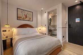 The Carlton Tavern Hotel