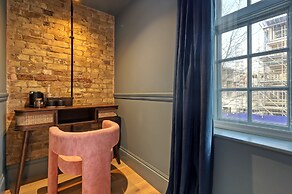 The Carlton Tavern Hotel