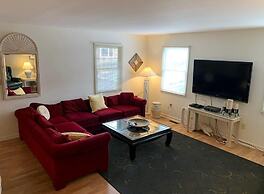 King Charles Avenue 404 #6