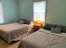 King Charles Avenue 404 #6