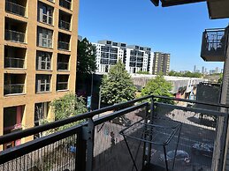 1-bed Apt, Sleeps 4, Central To Shops & Transport