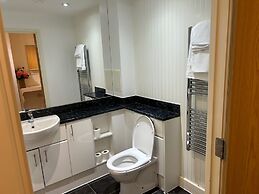 1-bed Apt, Sleeps 4, Central To Shops & Transport