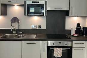 1-bed Apt, Sleeps 4, Central To Shops & Transport