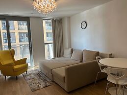 1-bed Apt, Sleeps 4, Central To Shops & Transport