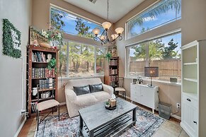 Spacious Golf Course Retreat - w/ Modern Kitchen