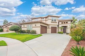 Spacious Golf Course Retreat - w/ Modern Kitchen