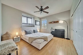 Spacious Golf Course Retreat - w/ Modern Kitchen
