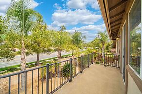 Spacious Golf Course Retreat - w/ Modern Kitchen
