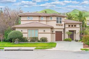 Spacious Golf Course Retreat - w/ Modern Kitchen