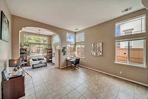 Spacious Golf Course Retreat - w/ Modern Kitchen
