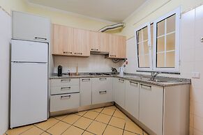 Simões Apartment by HR Madeira