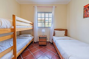 Simões Apartment by HR Madeira