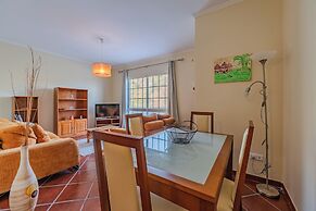 Simões Apartment by HR Madeira
