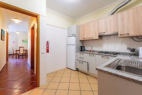 Simões Apartment by HR Madeira