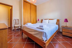 Simões Apartment by HR Madeira
