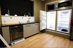 Modern 3-bed Apartment in Amsterdam