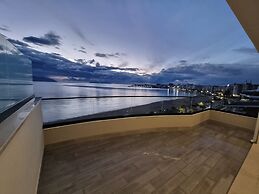 Bes' Sea View Studio