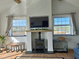 2-bed Coastal Cottage - Sleeps 4 - Pet Friendly