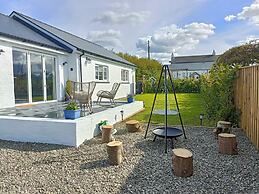 2-bed Coastal Cottage - Sleeps 4 - Pet Friendly