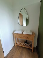 2-bed Coastal Cottage - Sleeps 4 - Pet Friendly