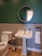 2-bed Coastal Cottage - Sleeps 4 - Pet Friendly