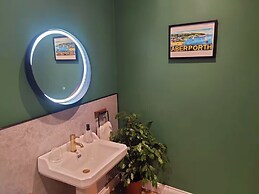 2-bed Coastal Cottage - Sleeps 4 - Pet Friendly