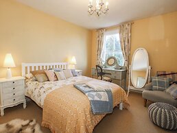 10 Upper Linney
