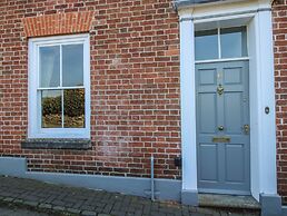 10 Upper Linney