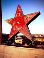 Amazing Historic 1800s Carriage House