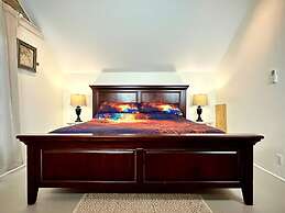 Amazing Historic 1800s Carriage House