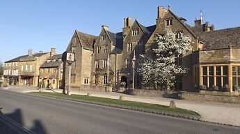 Hand Built log Cabin at Avonvale Holiday Lodges
