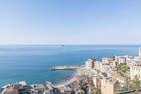 Central Design Flat With Parking