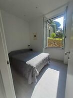 Central Design Flat With Parking