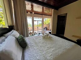 Iwa Żaru Beautiful Sea View Hotel