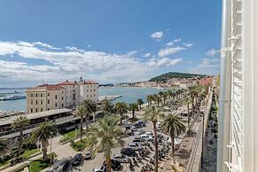 Grand Palace Luxury Retreat - Tale Of The Sea