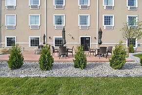 Cobblestone Hotel & Suites - Eaton