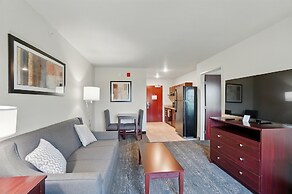 Cobblestone Hotel & Suites - Eaton