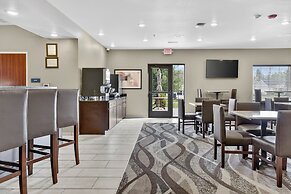 Cobblestone Hotel & Suites - Eaton