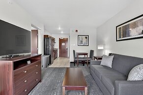 Cobblestone Hotel & Suites - Eaton