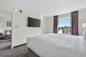 Cobblestone Hotel & Suites - Eaton