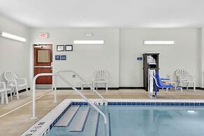 Cobblestone Hotel & Suites - Eaton